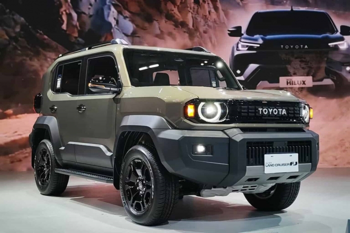 Toyota-Land-Cruiser-FJ-3