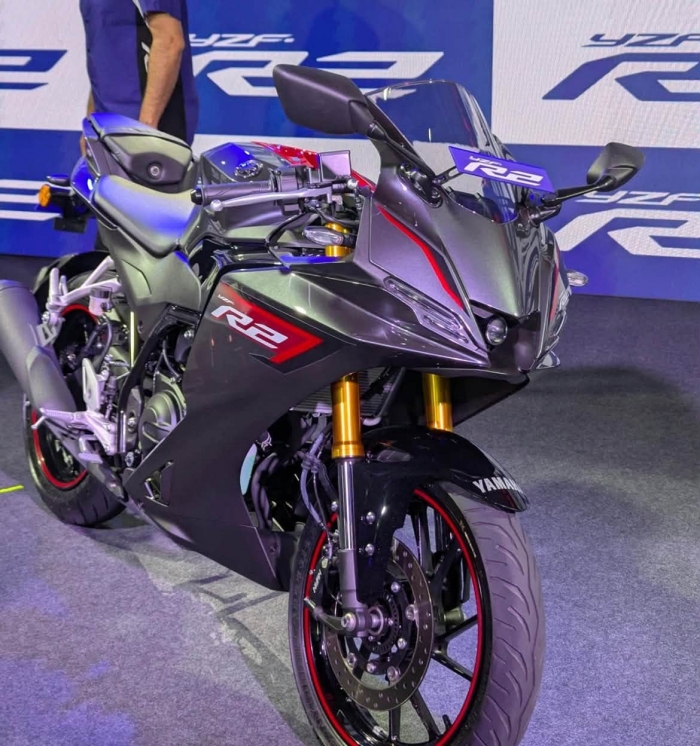 Yamaha-R2-10