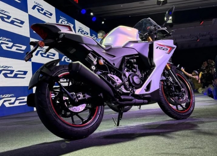 Yamaha-R2-15