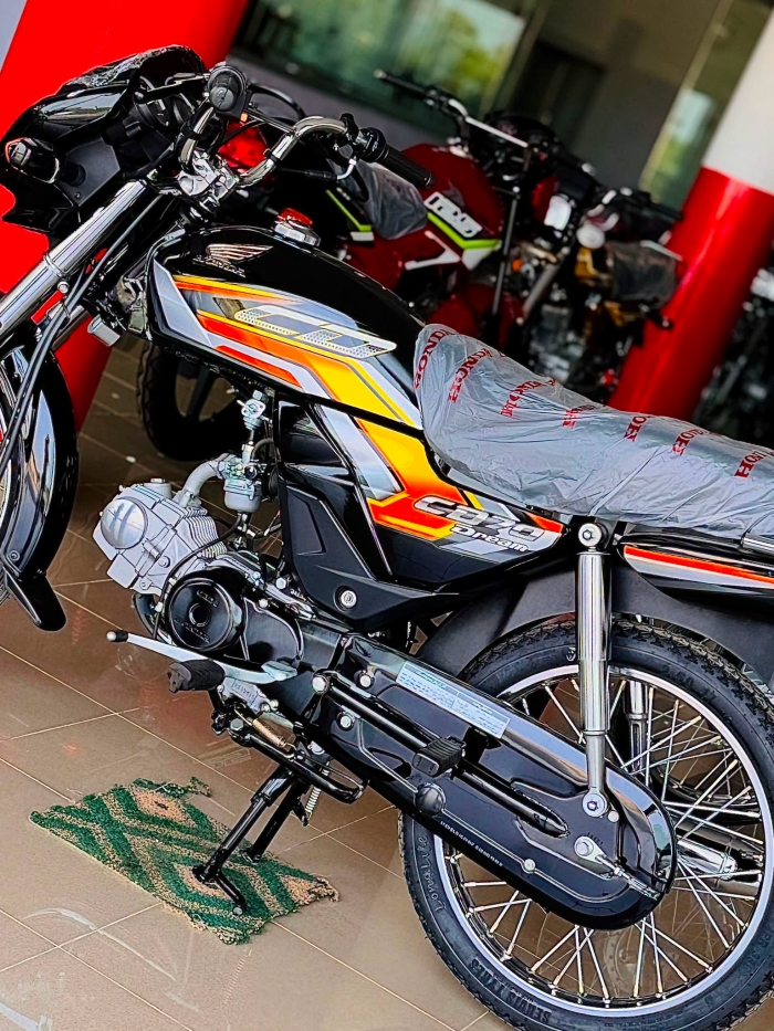 Honda-CD70-Dream-10
