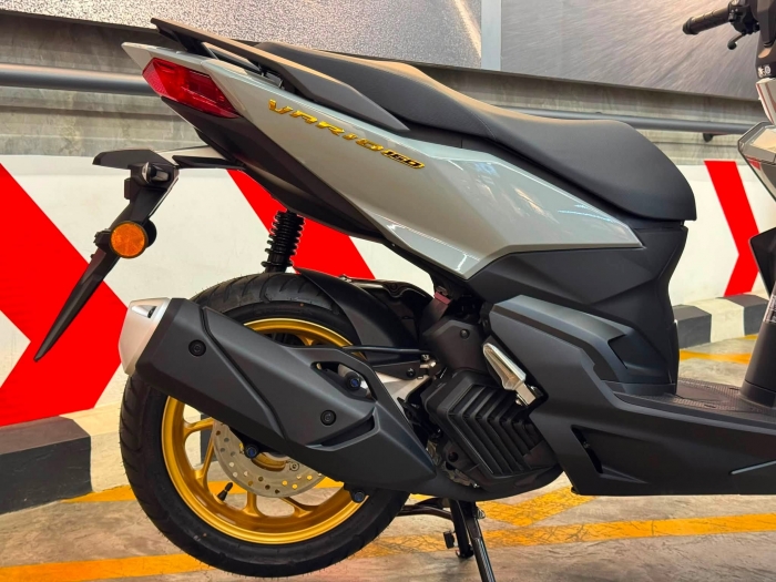 Honda-Vario-160-10