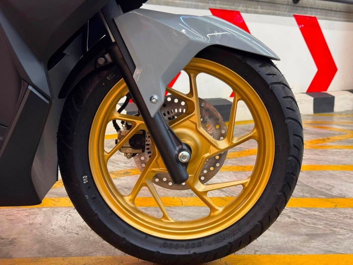 Honda-Vario-160-12