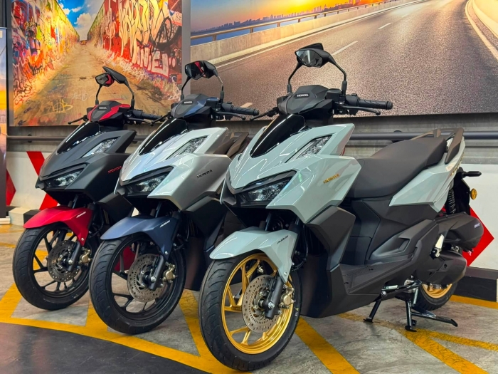 Honda-Vario-160-17