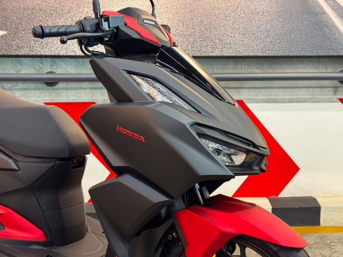 Honda-Vario-160-19