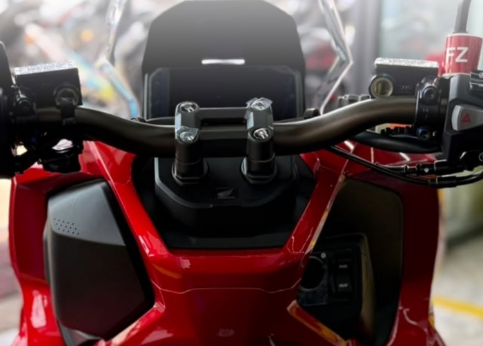 Honda-ADV160-3
