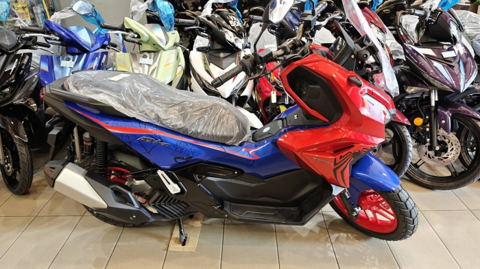 Honda-ADV160-6
