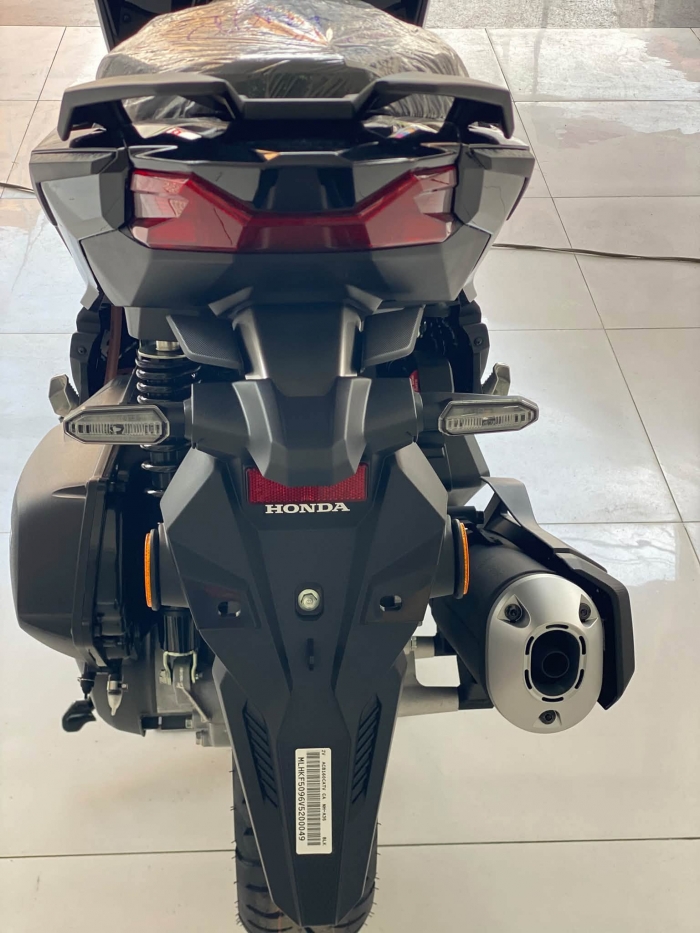HONDA-CLICK-160-6