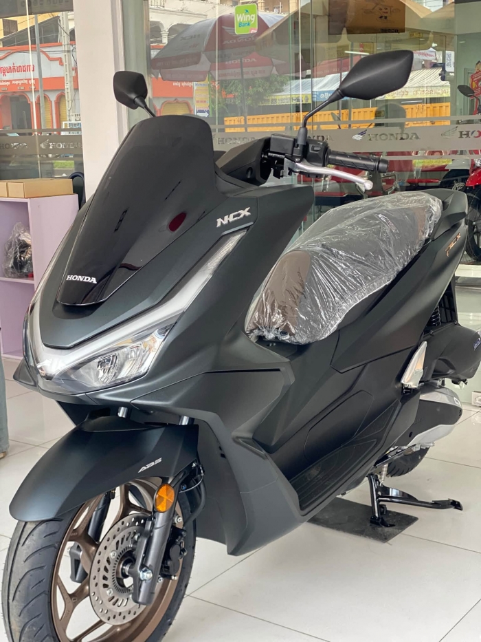 Honda-PCX-160-1