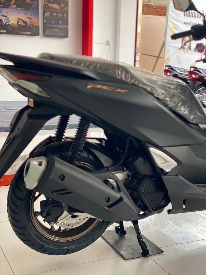 Honda-PCX-160-4