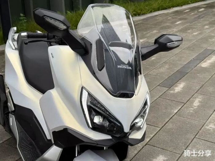 Honda-NWZ150-5