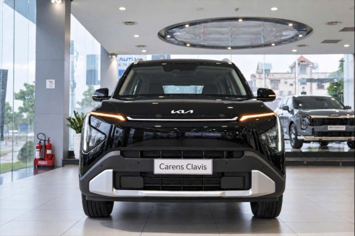 kia-carens-clavis-1