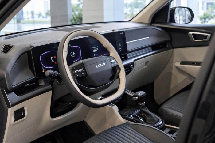 kia-carens-clavis-3