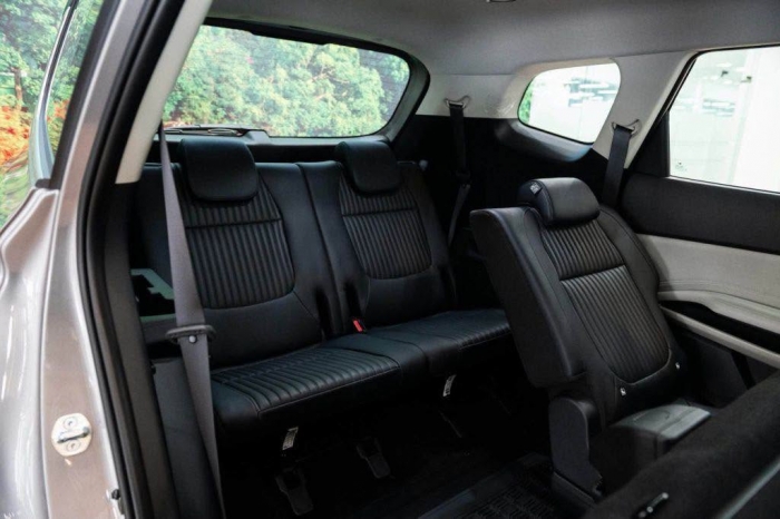 kia-carens-clavis-4