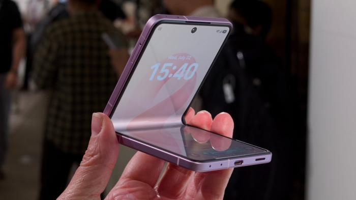 Samsung-Galaxy-Z-Flip-8