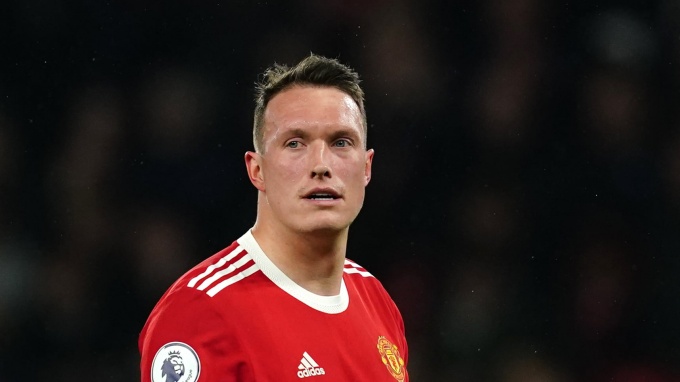 Phil Jones giai nghe