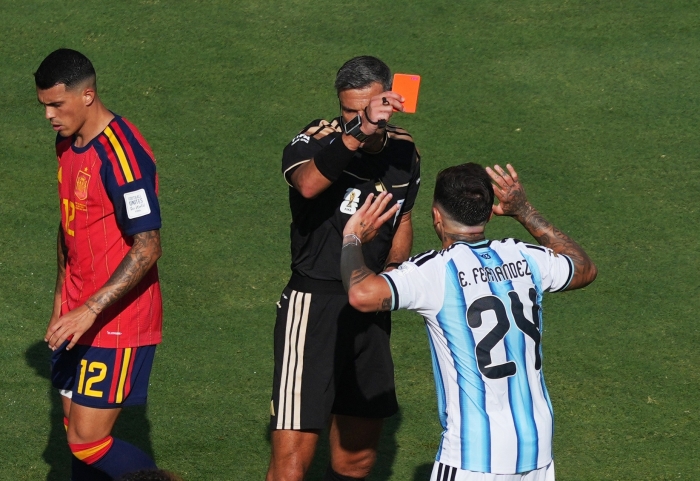 argentina nhan an phat tu fifa (2)