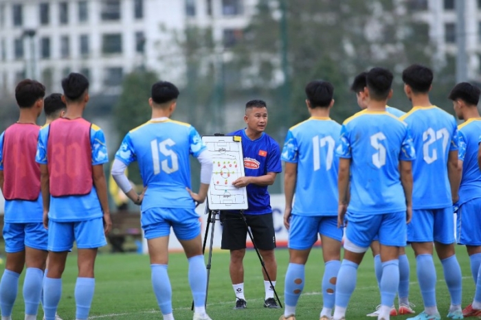 hlv dinh hong vinh dan dat u23 viet nam