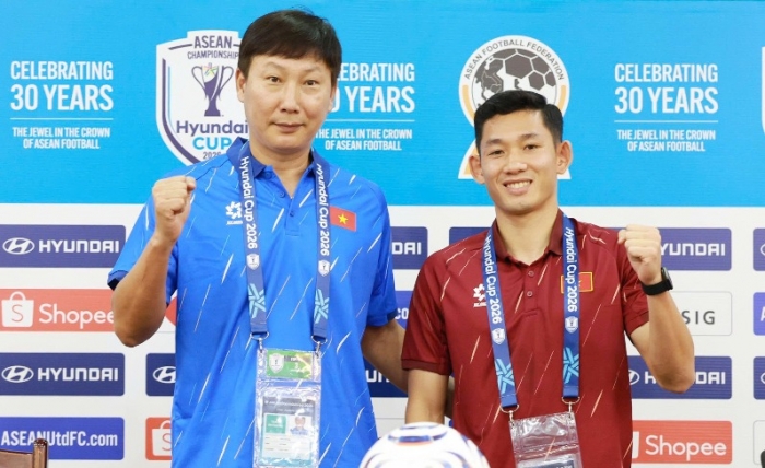 hlv kim sang-sik xoay tua doi hinh o tran viet nam vs campuchia (2)