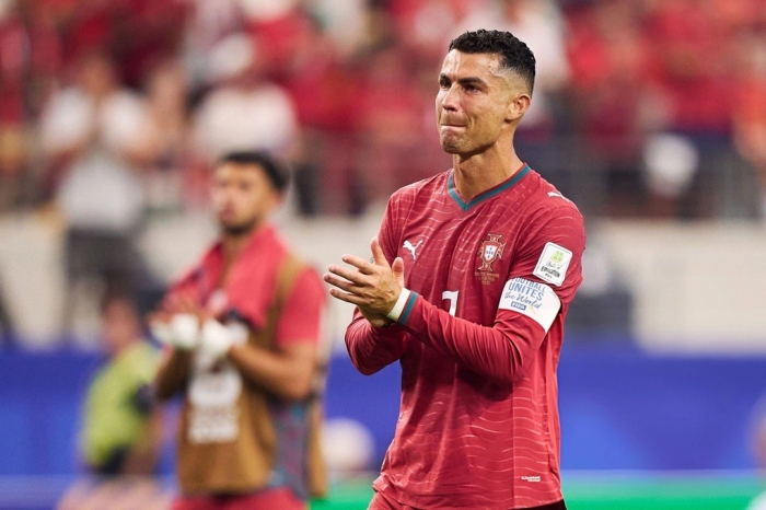 ronaldo-bat-khoc-khi-bo-dao-nha-bi-loai-khoi-world-cup-cropped-1783380774248