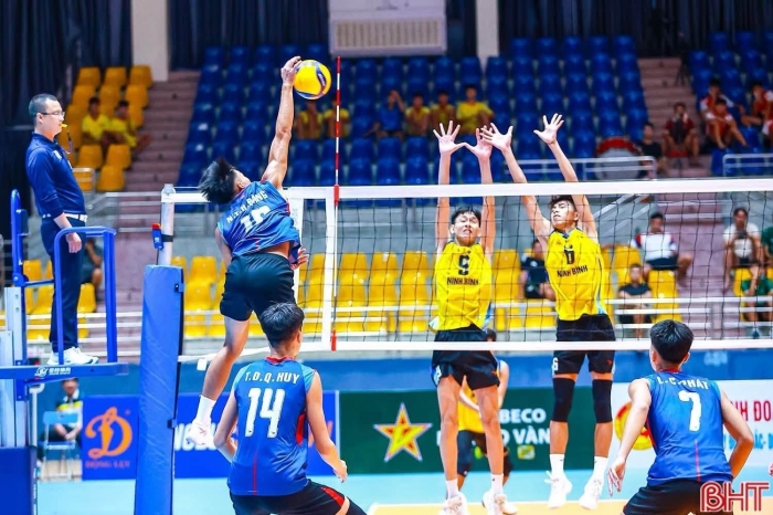 tin bong chuyen 11-8 (1)