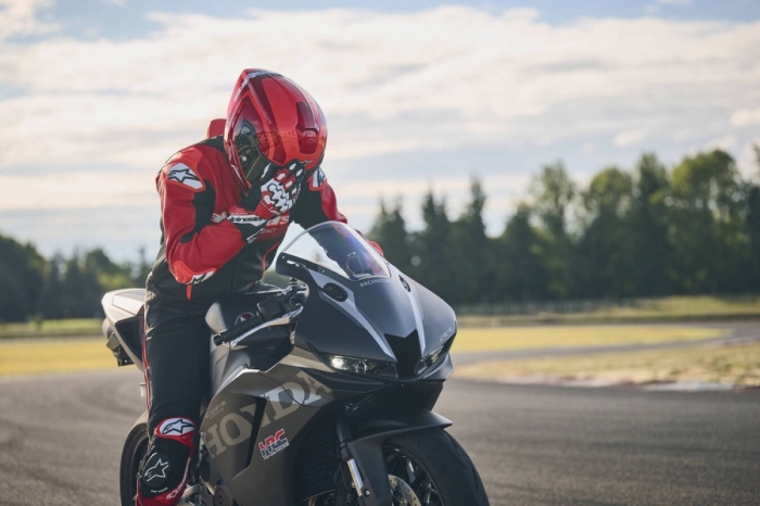 590142_27YM_Honda_CBR600RR