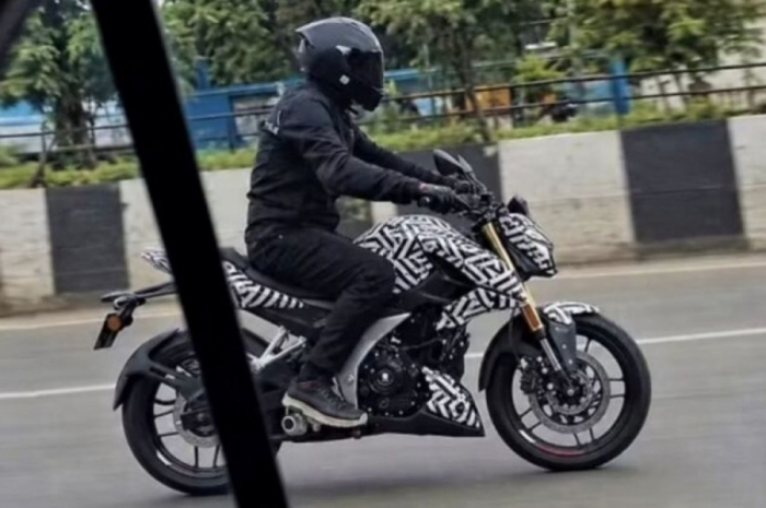 Bajaj_Pulsar_N160_2027_spy_photos_1