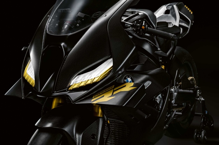 P90599018-bmw-motorrad-concept-rr-2250px