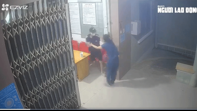 Camera-ghi-lai-canh-tuong-nu-y-ta-bi-nam-thanh-nien-gia-benh-vao-kham-roi-cam-doa-de-doa-cuop-tien