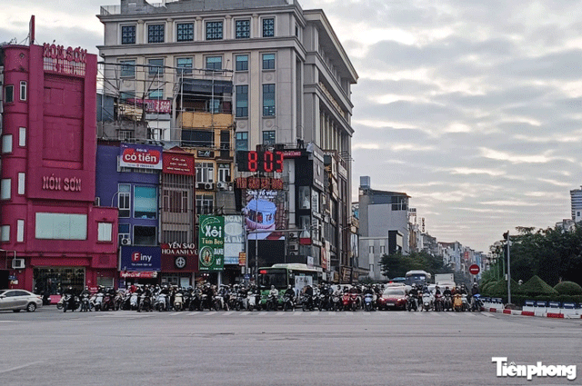 Dai-dien-cuc-canh-sat-giao-thong-ly-giai-vi-sao-co-1800-camera-ai-van-can-csgt-truc-tiep-tuan-tra-1