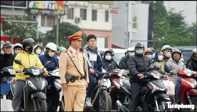 Dai-dien-cuc-canh-sat-giao-thong-ly-giai-vi-sao-co-1800-camera-ai-van-can-csgt-truc-tiep-tuan-tra-2