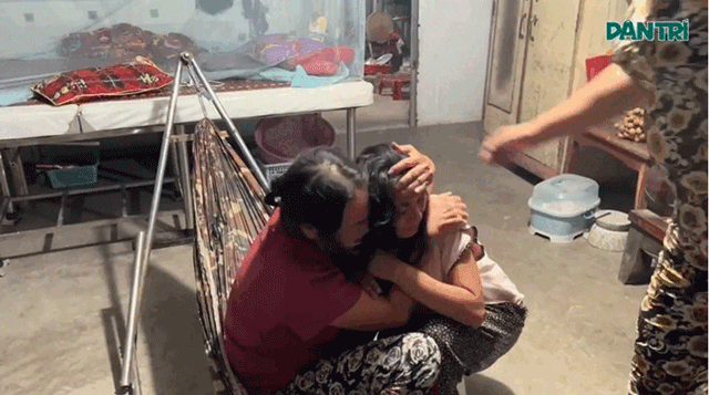 Nguoi-cha-gia-roi-nuoc-mat-khi-tim-trhay-con-gai-bi-cam-diec-sau-1-thang-rong-ruoi-khap-dong-nam-bo-1