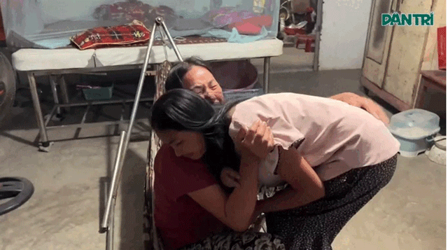 Nguoi-cha-gia-roi-nuoc-mat-khi-tim-trhay-con-gai-bi-cam-diec-sau-1-thang-rong-ruoi-khap-dong-nam-bo-3