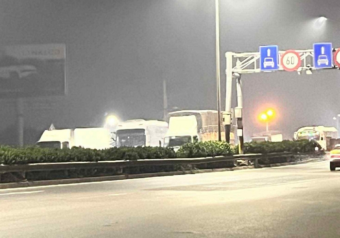 ha-noi-hien-truong-thuong-tam-vu-oto-khach-va-cham-truc-dien-xe-may-2-nguoi-tu-vong-o-to-boc-chay-3