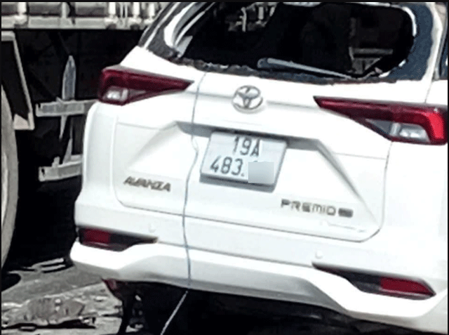 Camera-ghi-lai-canh-tuong-am-anh-vu-xe-oto-va-cham-manh-voi-xe-tai-o-phu-tho-khien-3-nguoi-tu-vong-1