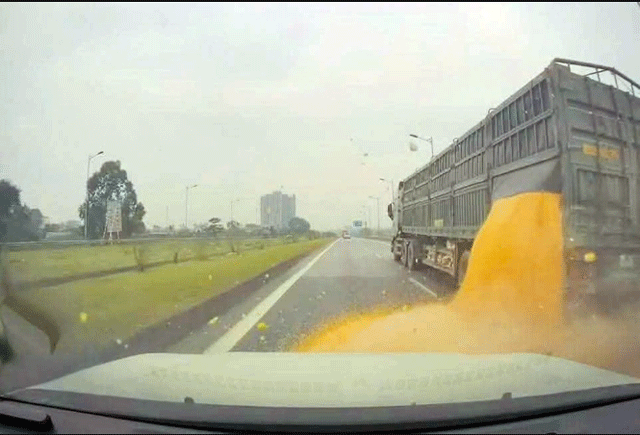 Nguyen-nhan-khien-3-tan-ngo-tren-xe-dau-keo-vuong-vai-tren-cao-toc-ha-noi-thai-nguyen-3