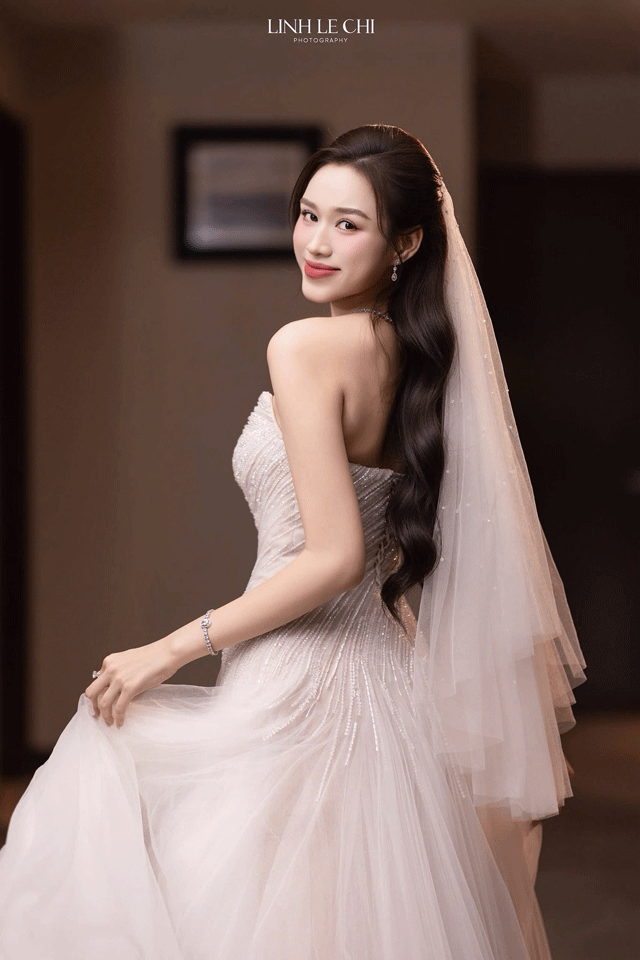 He-lo-cuoc-song-hon-nhan-cua-hoa-hau-do-thi-ha-sau-2-thang-ket-hon-voi-thieu-gia-nguyen-viet-vuong