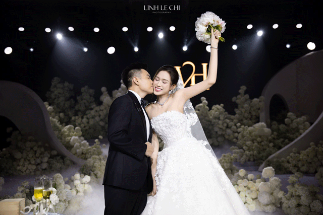 He-lo-cuoc-song-hon-nhan-cua-hoa-hau-do-thi-ha-sau-2-thang-ket-hon-voi-thieu-gia-nguyen-viet-vuong-6