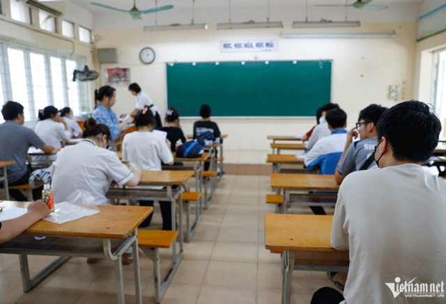 Vu-1-thi-sinh-o-ha-noi-bi-thu-hoi-bang-tot-nghiep-thpt-vua-duoc-cap-bang-ngay-23-9-ly-do-bi-thu-bang-2