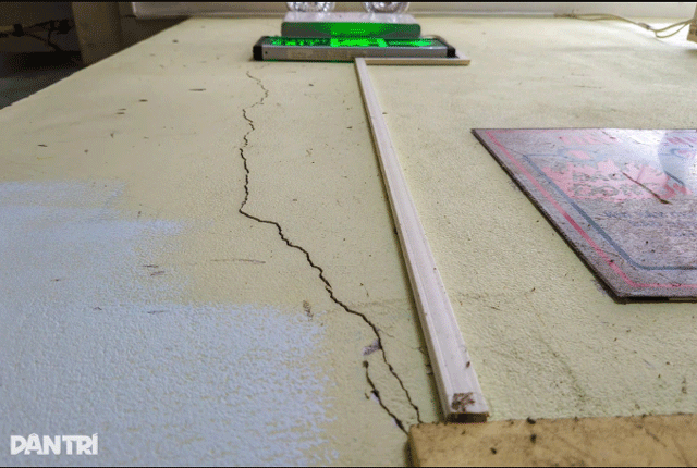 Vu-ho-tu-than-dai-15m-o-da-nang-cac-ho-dan-lo-sot-vo-khi-phat-hien-nha-cung-xuat-hien-vet-nut-2