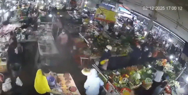 Vu-no-o-cho-da-nang-camera-ghi-lai-canh-tuong-nguoi-dan-thao-chay-co-nguoi-tren-mat-dinh-mau-2