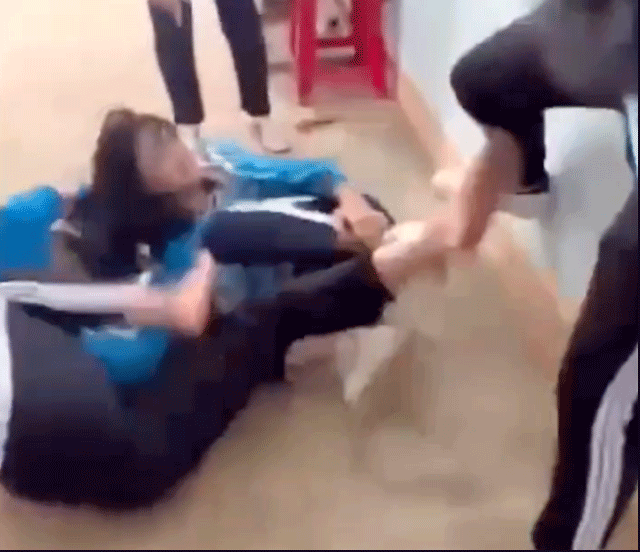 Gia-dinh-nu-sinh-lop-7-bi-danh-hoi-dong-quyet-dinh-chuyen-truong-cho-con-luc-vui-luc-nam-khoc-2