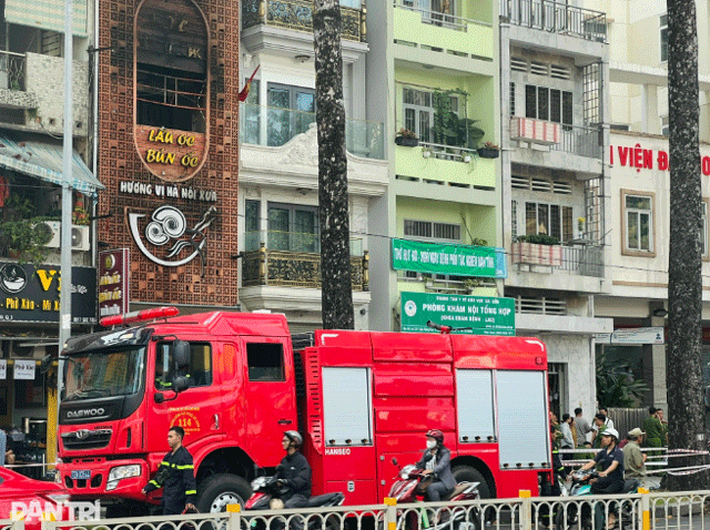 Thong-tin-moi-vu-chay-nha-hang-o-tphcm-khien-4-nguoi-tu-vong-hien-truong-hoa-hoan-gay-xot-xa-1