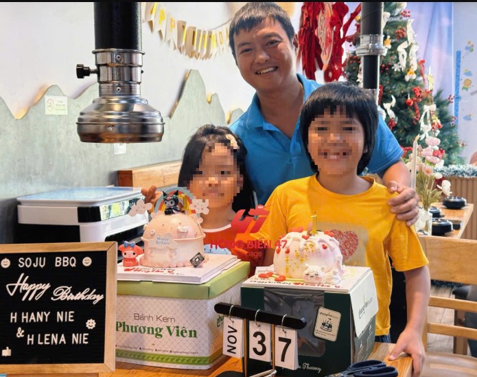 Danh-tinh-nam-giao-vien-da-dung-cam-len-tieng-de-giai-cuu-2-chau-be-bi-cha-nhot-xich-trong-phong-1