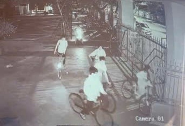 uy-ban-kiem-tra-vao-cuoc-de-xu-ly-nghiem-vu-pho-hieu-truong-va-giao-vien-day-them-chui-buoi-toi-o-truong-2