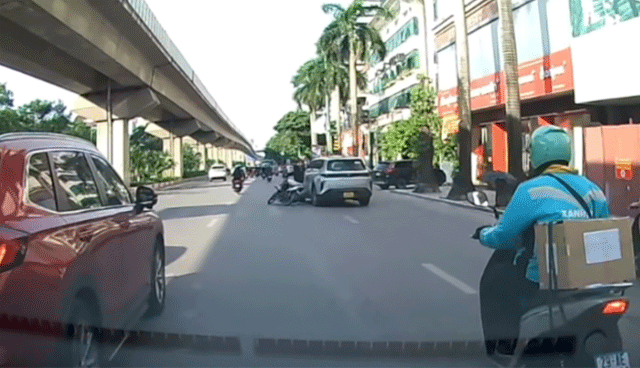 Clip-tai-xe-xe-may-tat-dau-xe-oto-2