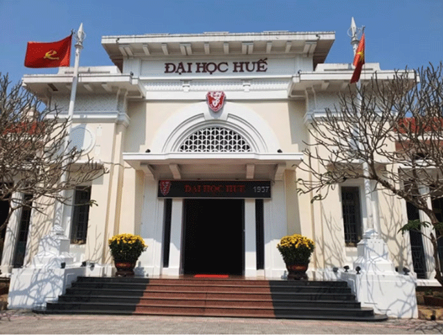 Truong-dai-hoc-hue-2