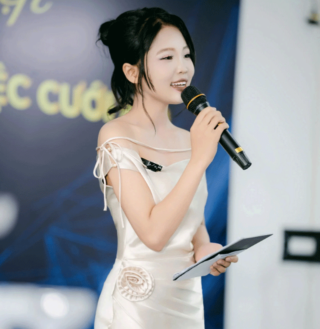 Nu-mc-bi-banner-do-trung-6