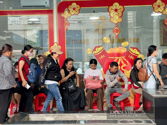 Tinh-hinh-mua-ban-vang-sjc-1