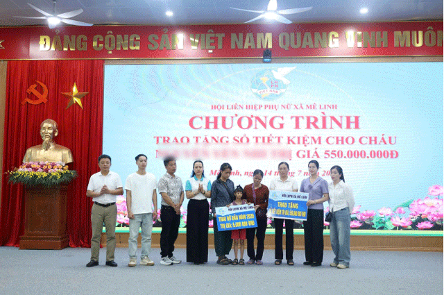 Clip-be-gai-2-tuoi-gao-khoc-4
