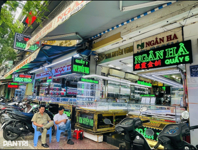 Nhap-lau-28000-vien-kim-cuong-2